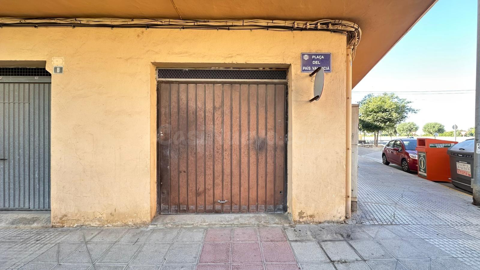 Local almacén en plaça pais valencià cerca de mercadona