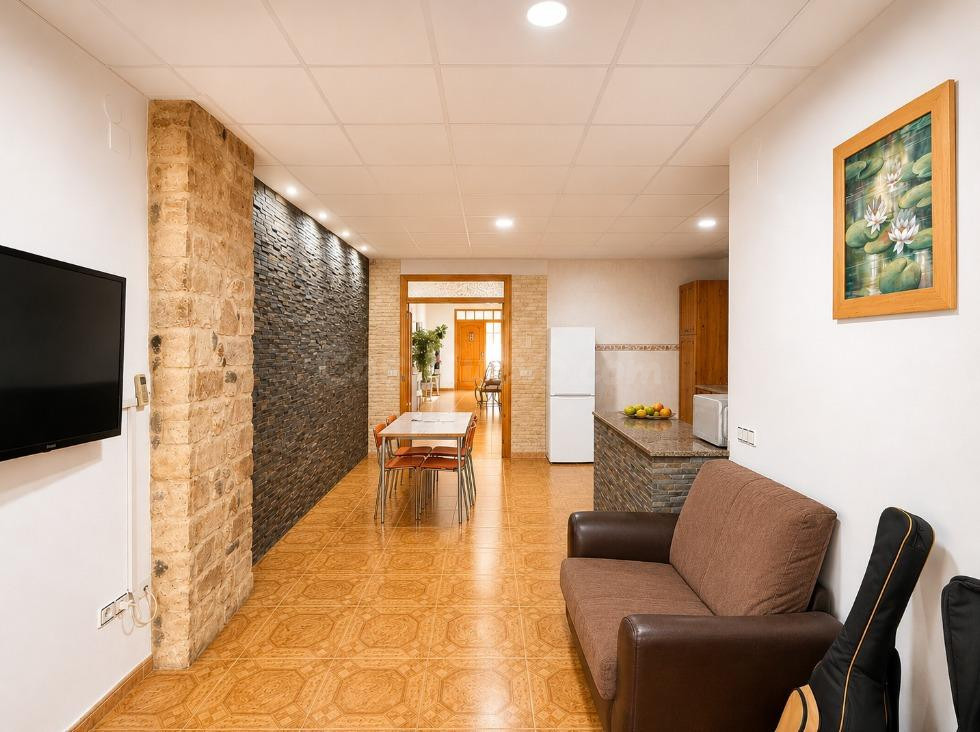 Espacio, luz y un espectacular patio de 85 m2 en pleno centro de Manuel