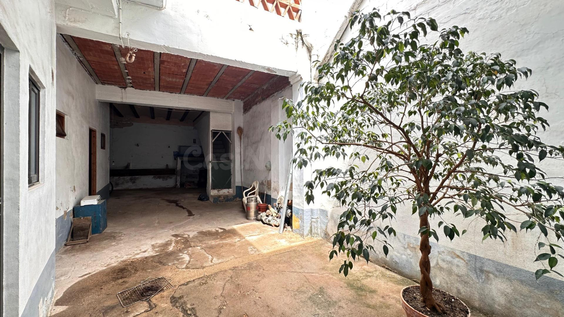 CASA EN VENTA EN CARLET | 270 m2 CONSTRUIDOS + TERRAZA Y PATIO