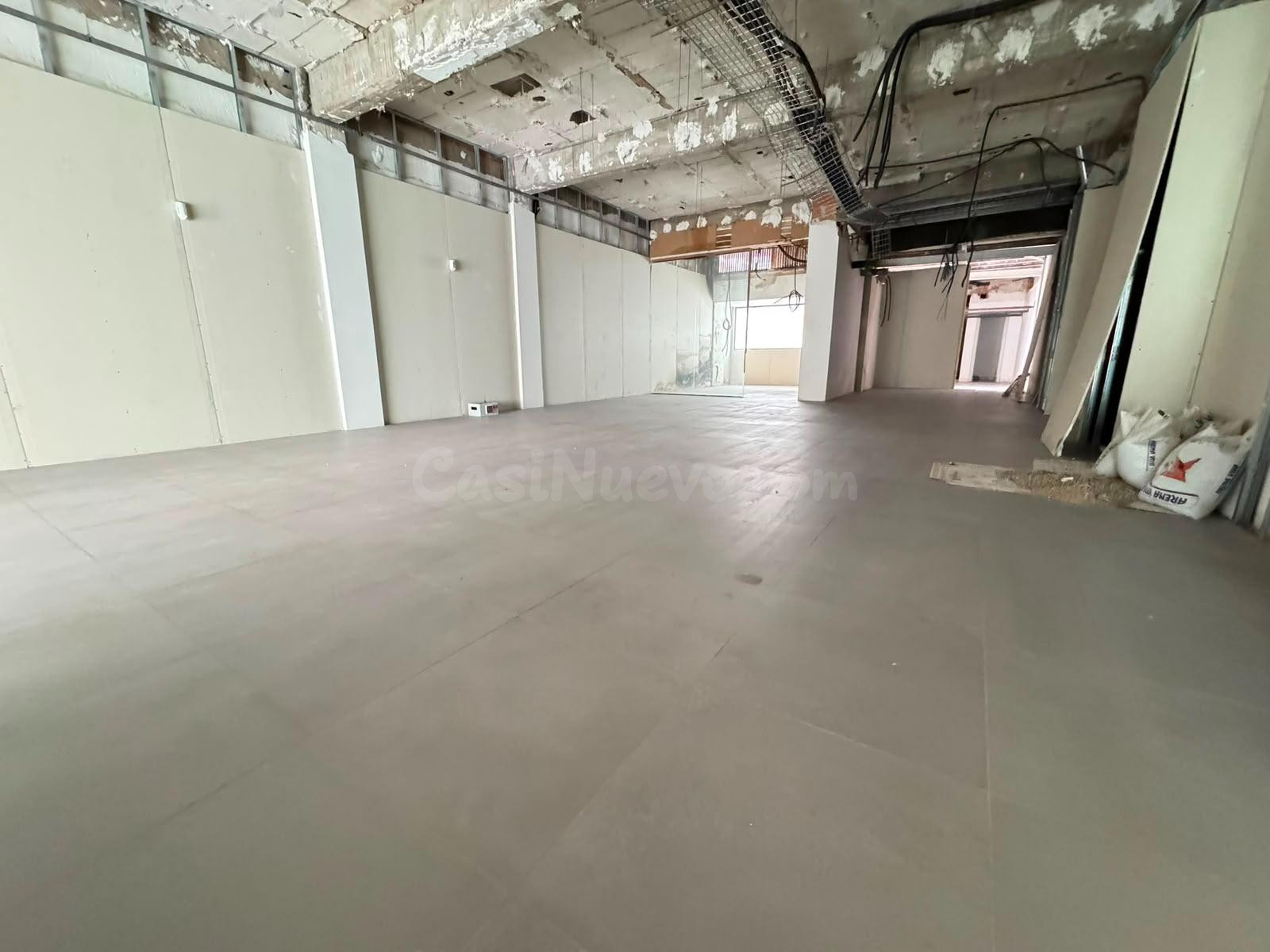 LOCAL COMERCIAL EN VENTA EN PLENO CENTRO DE ALBERIC – EXCELENTE UBICACIÓN Y GRANDES POSIBILIDADES