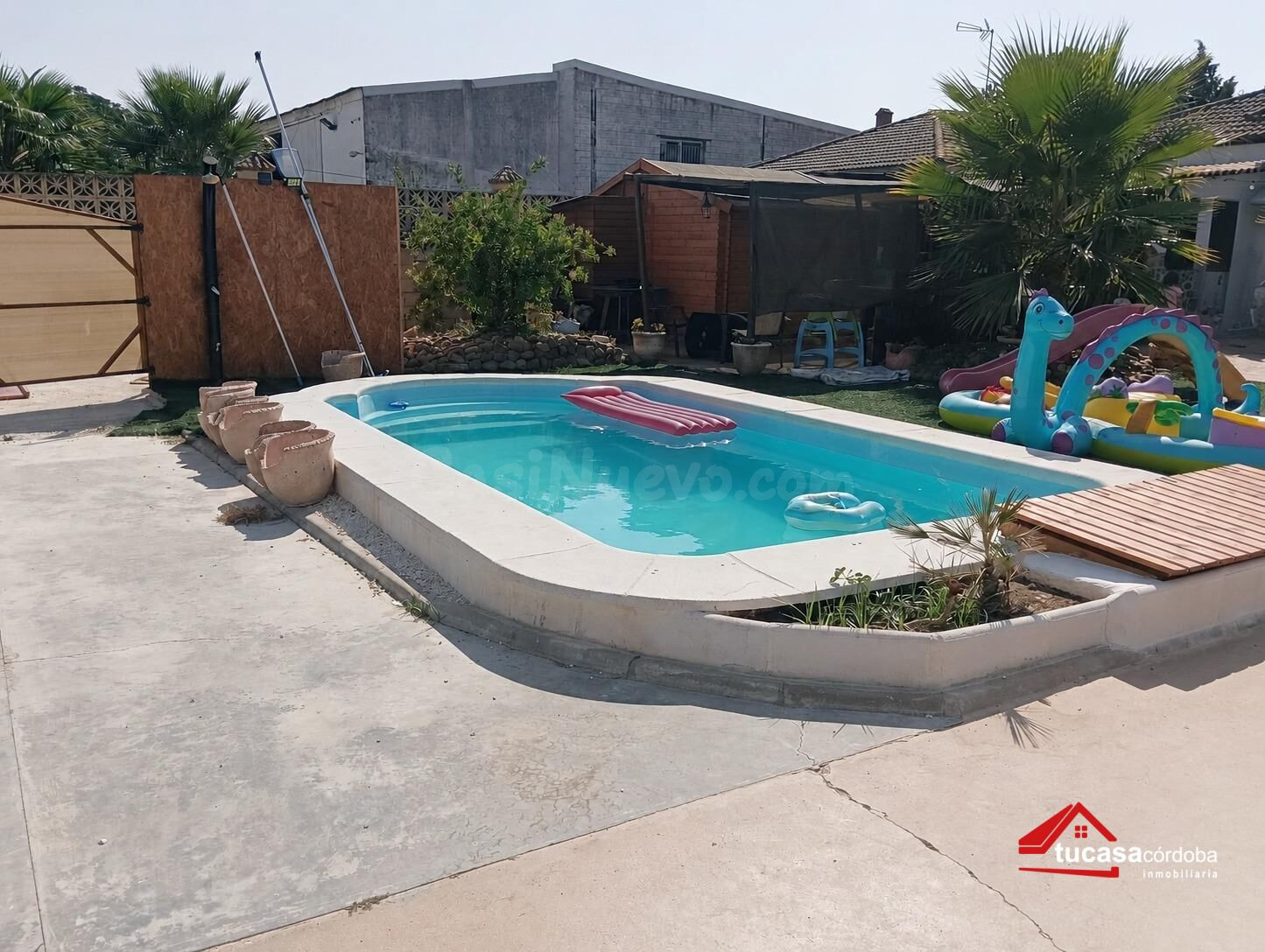 ¡Vive rodeado de naturaleza en este magnífico chalet de una sola planta en Aldea Quintana!