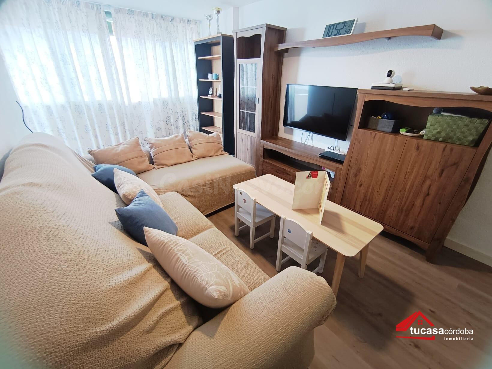 ¡En exclusiva! Magnífico piso exterior en Santa Rosa con par