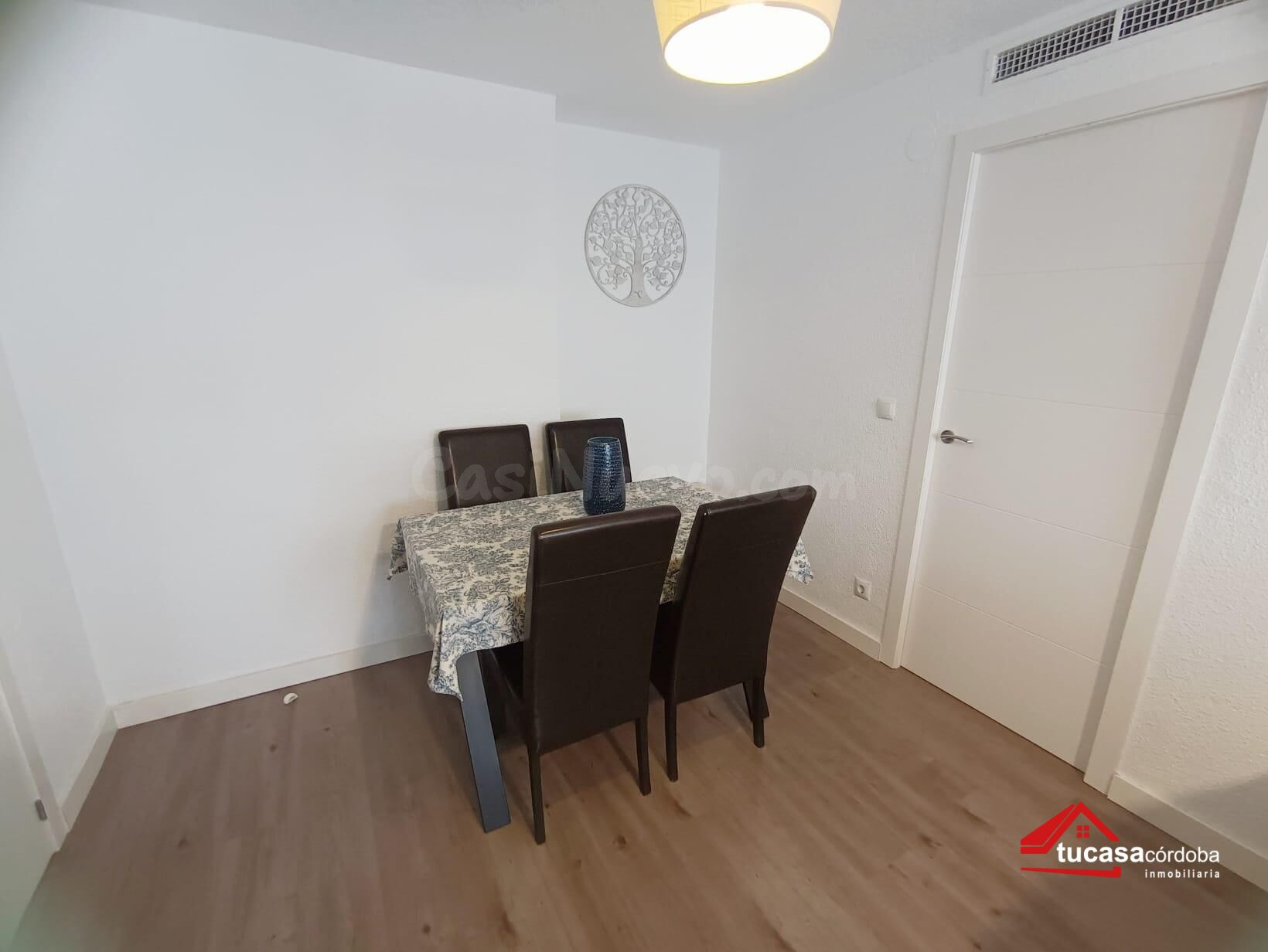 ¡En exclusiva! Magnífico piso exterior en Santa Rosa con par - foto 4