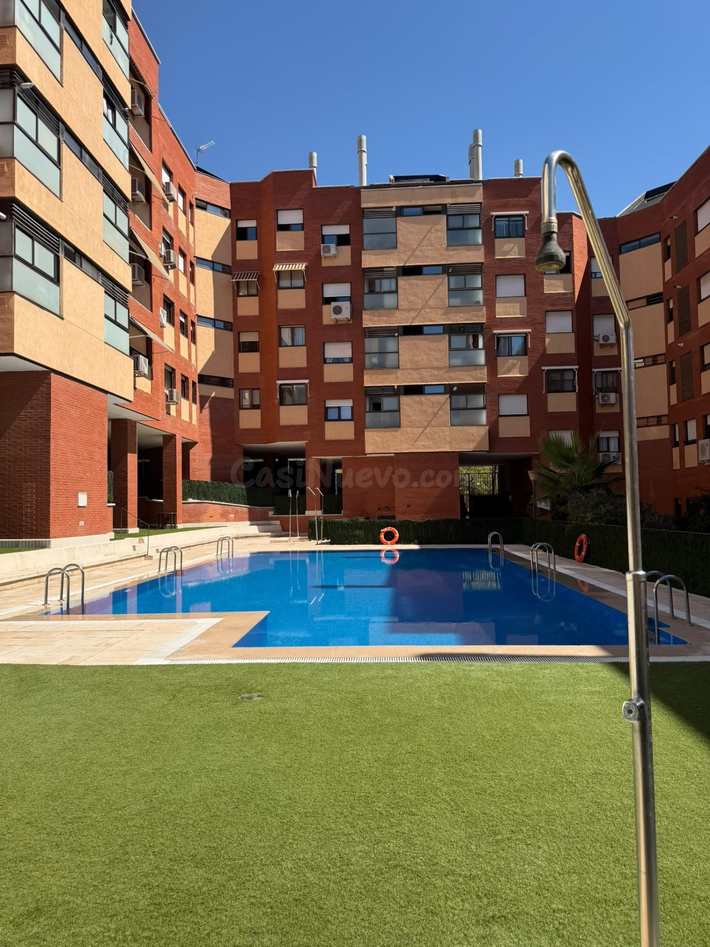 ESTUPENDO PISO de DOS dormitorios con PISCINA en PINAR DEL REY
