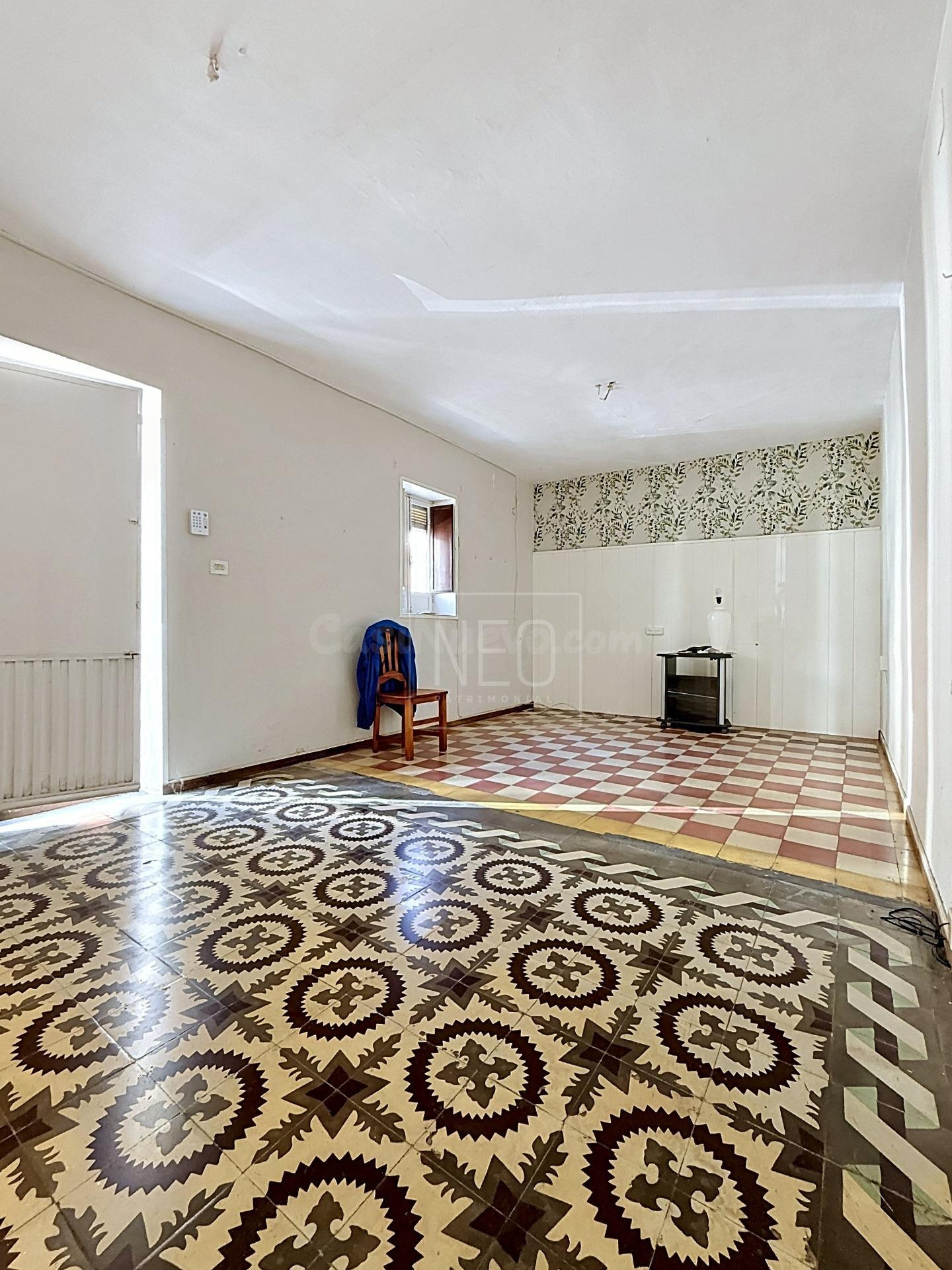 CASA PAREADA EN CALLE SILLERIA, MARACENA