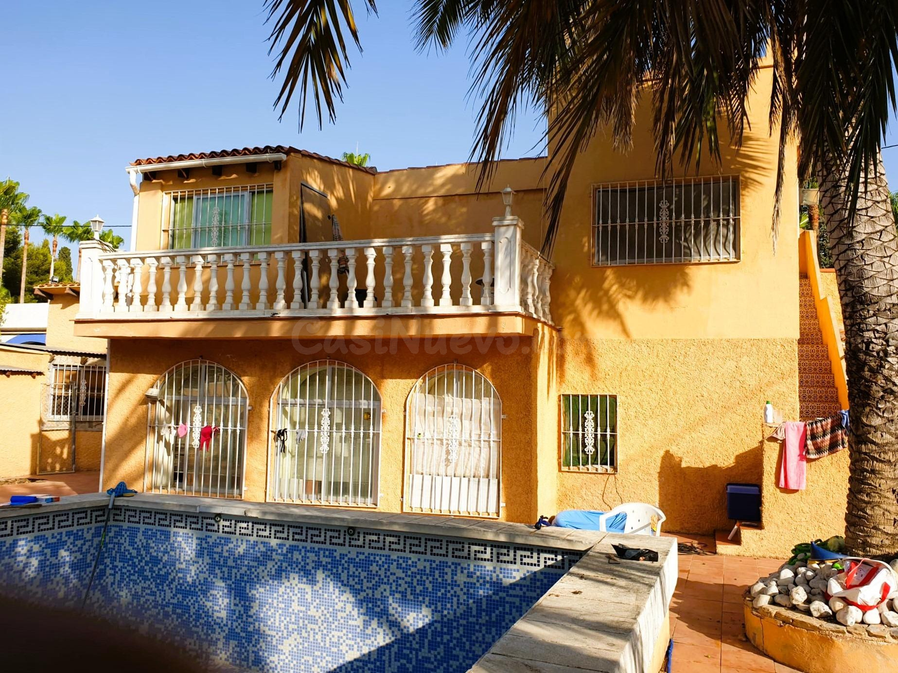 SE VENDE CHALET CON PISCINA PROPIA EN ZONA RINCON DE LOIX, BENIDORM! SEVENDGROUP.COM!
