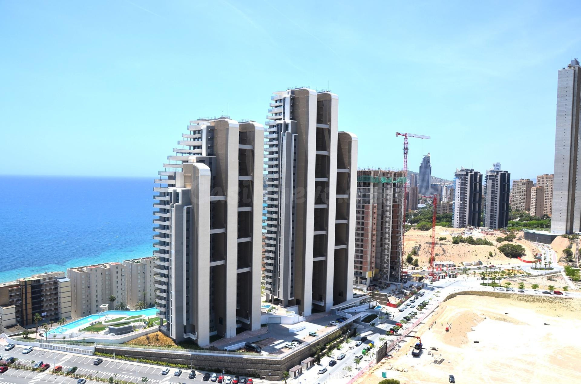 SE VENDE APARTAMENTO CON 3 DORMITORIOS EN URBANIZACION DE LUJO EN PLAYA PONIENTE, BENIDORM!