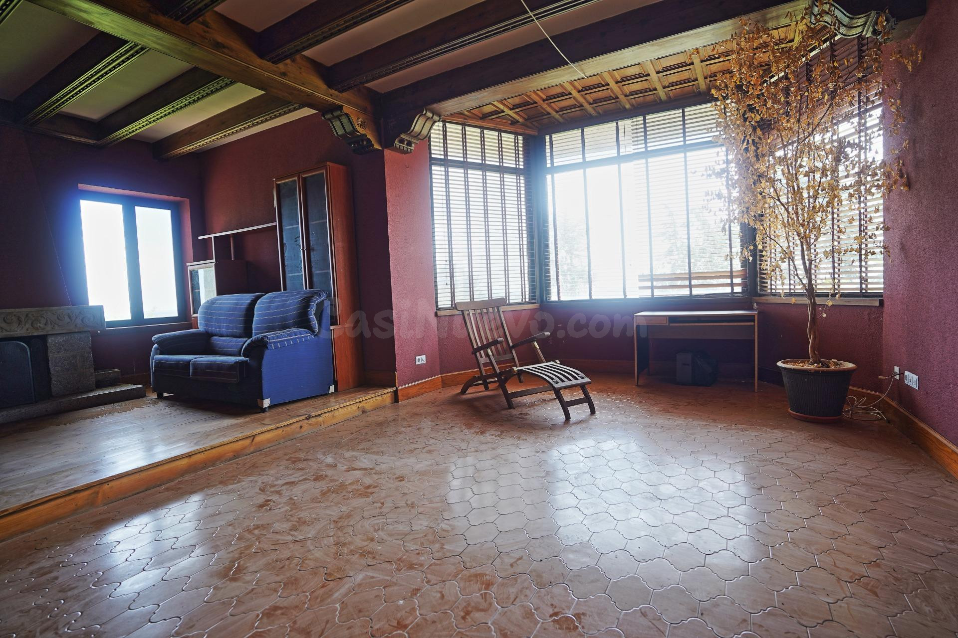 Finca de 37 ha con viñedo DO, vivienda de 600 m2 y 3.000 m2 construidos – ideal proyecto vitivinícola o turístico