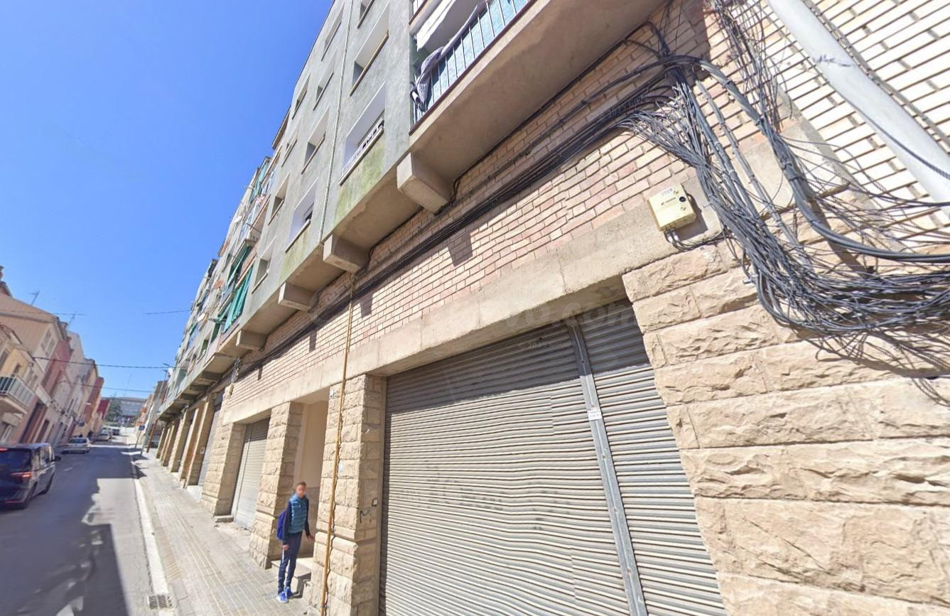 Se vende piso OKUPADO en C/ de la Tossa Nº20, Santa Margarida de Montbui (Barcelona).