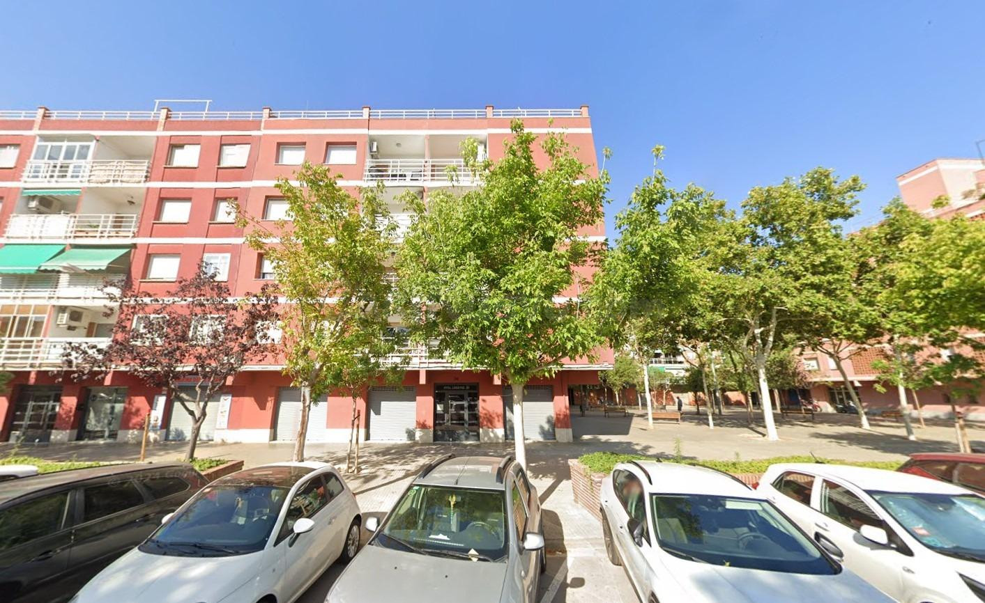 Se vende piso OKUPADO en Calle Llibertat 36 del Prat de Llob