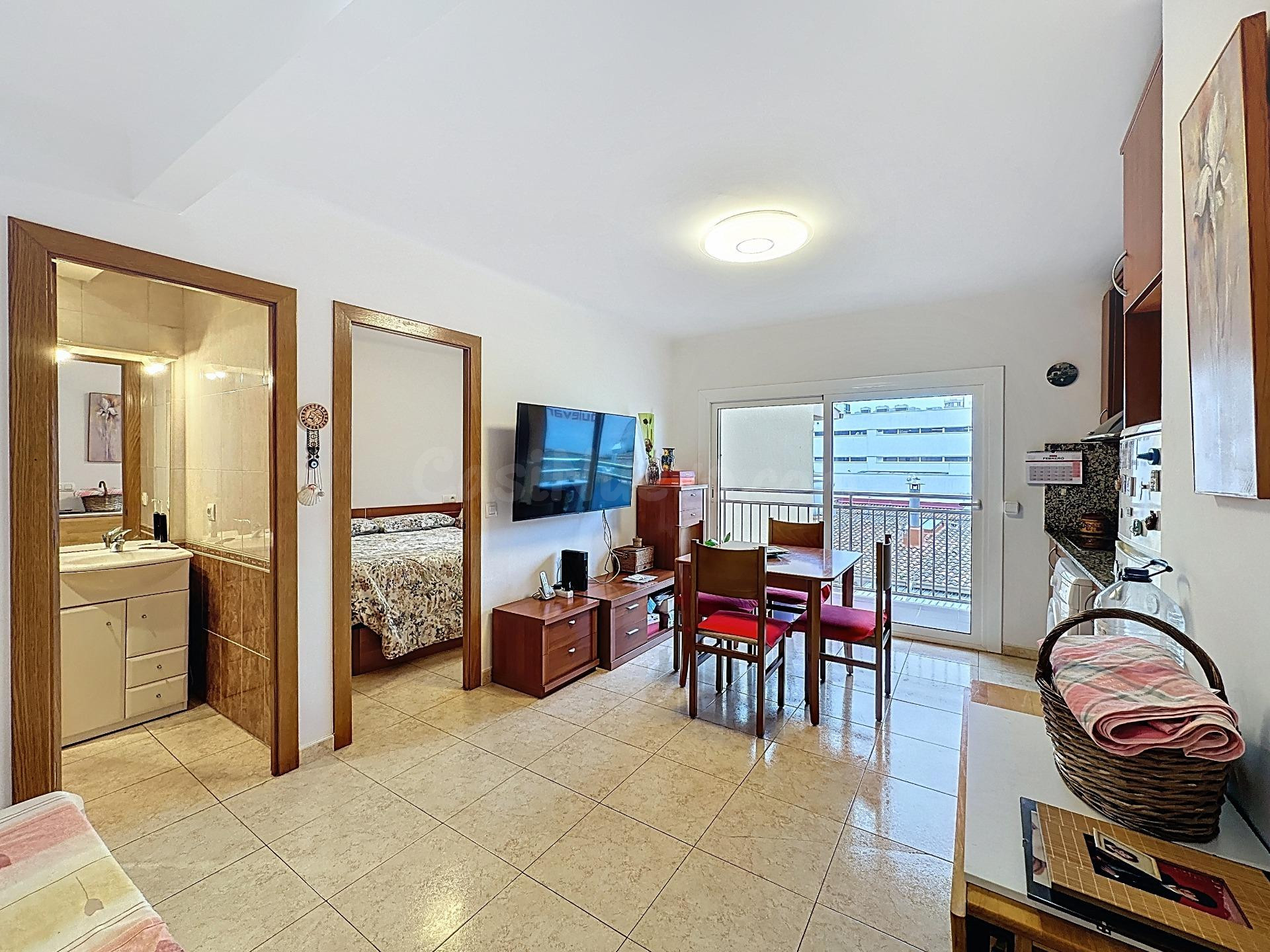 Apartamento con terraza en el centro de Platja d’Aro a 200 m de la playa