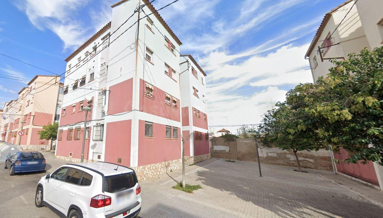 Se vende piso OKUPA en Calle Tortosa 25 de Torrefort (Tarragona).