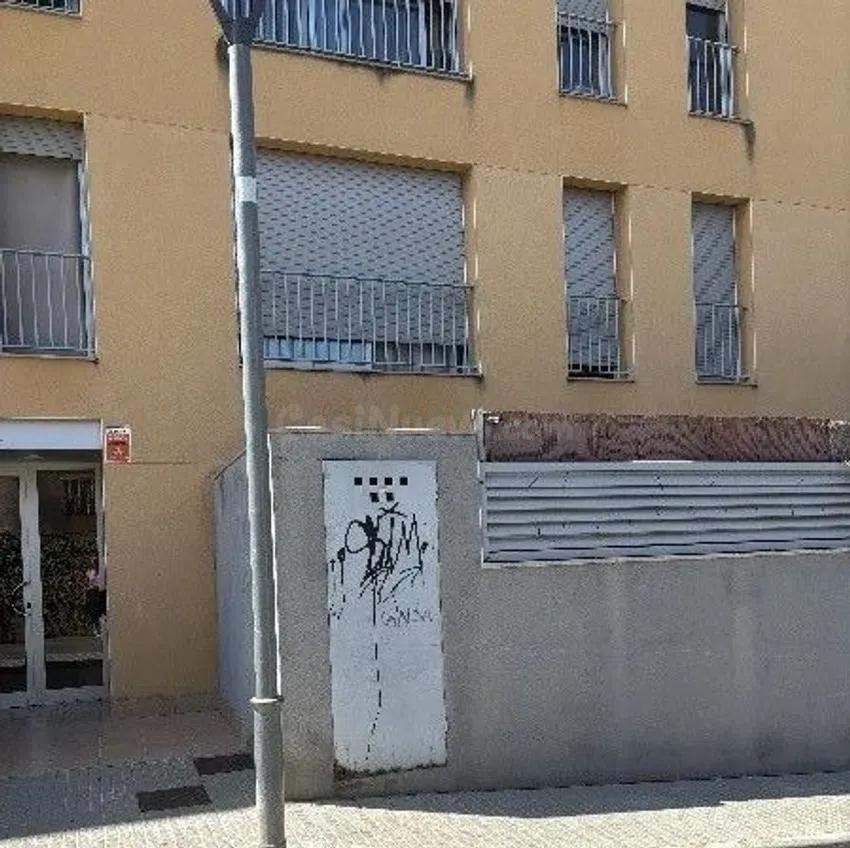 Se vende piso OKUPADO en Calle Carles Cardo 31 de Valls (Tar