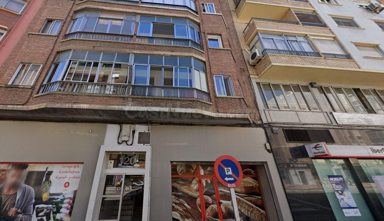 Se vende piso OKUPADO en  Calle Miguel Servet Nº 15 Zaragoza