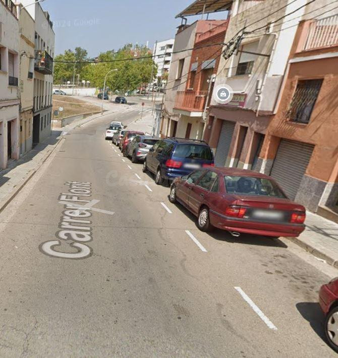 Se vende piso OKUPADO en Calle Florit Nº 53 Sabadell (Barcelona).