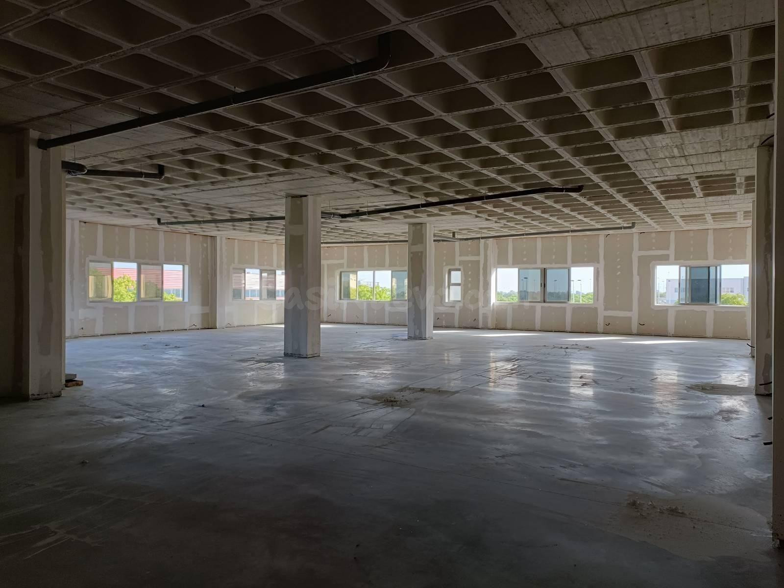 Nave en alquiler en el Parque Empresarial de Torrellano, Elche.