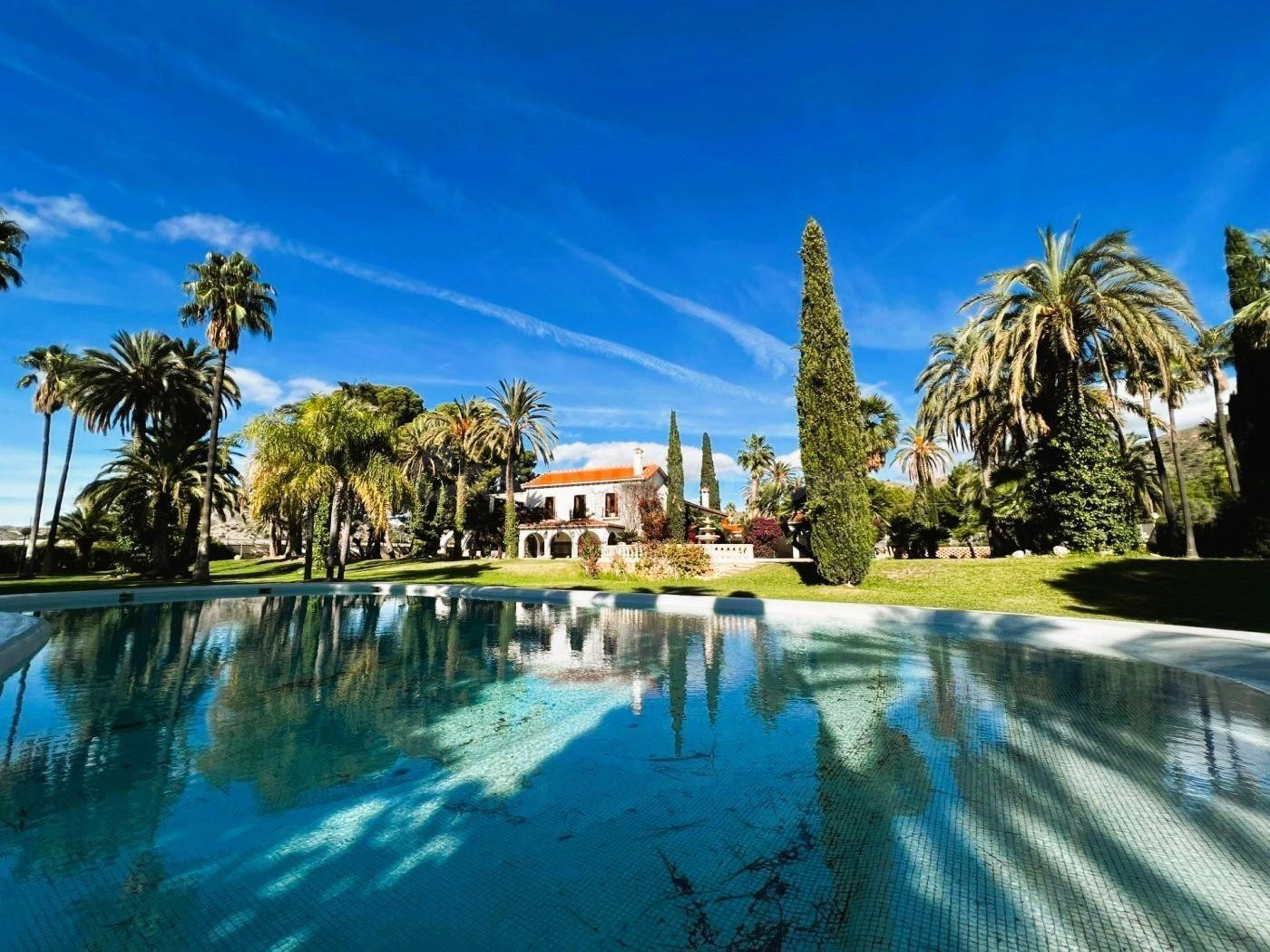 Finca ecuestre de estilo Mediterráneo.