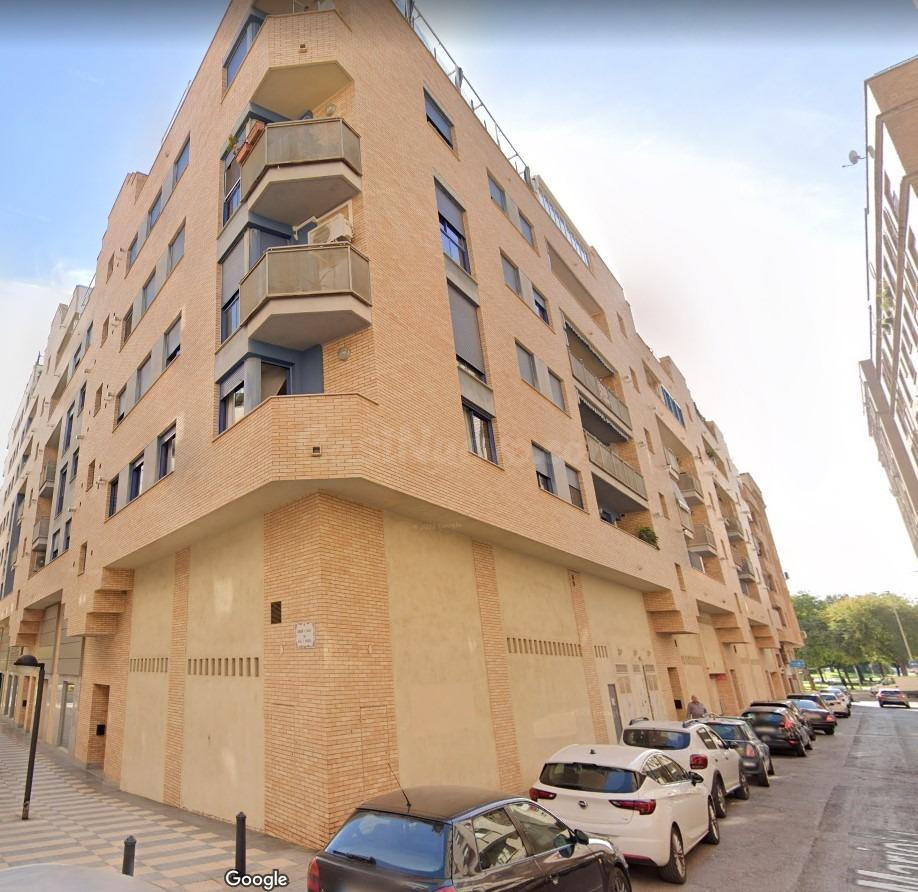 Local comercial en alquiler en planta baja con acceso por 3 