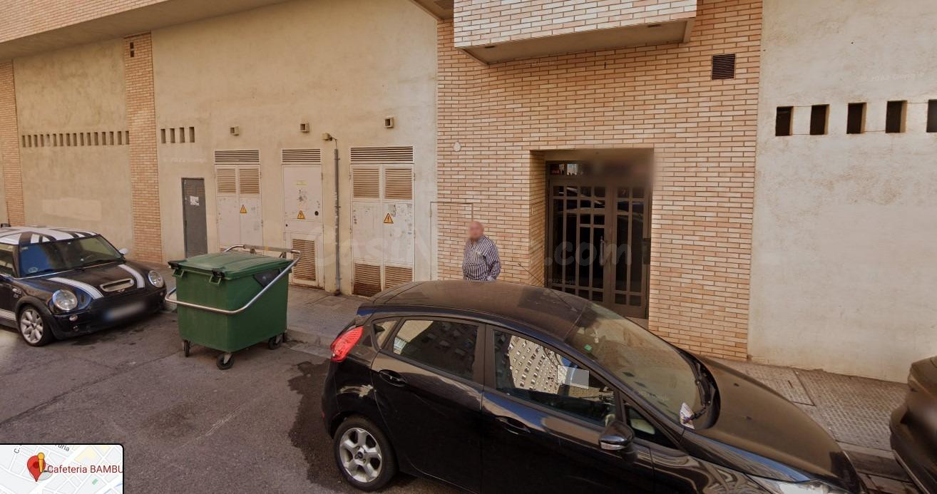 Local comercial en alquiler en planta baja con acceso por 3  - foto 3