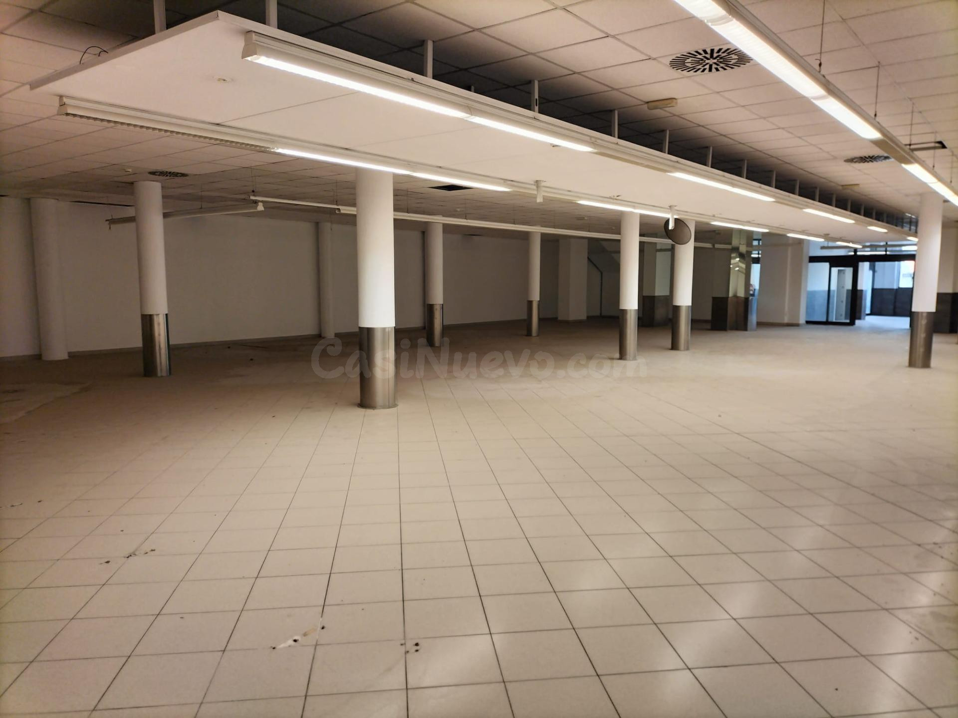 EN VENTA LOCAL COMERCIAL DE 616M2 EN GRAN VIA MONTEBLANCO