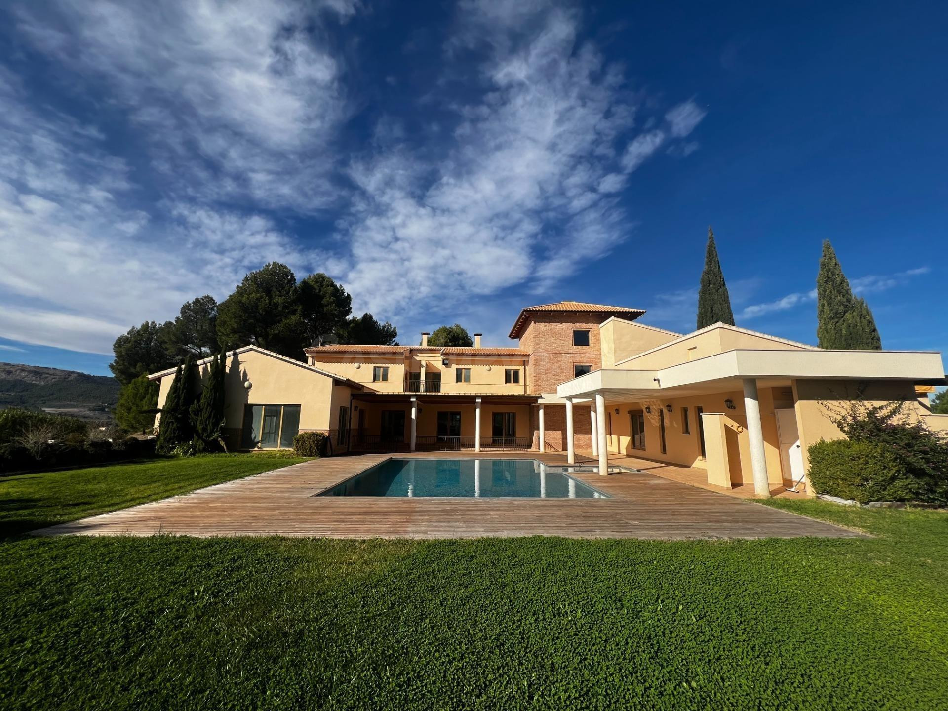 Finca en Penaguila, Alicante.