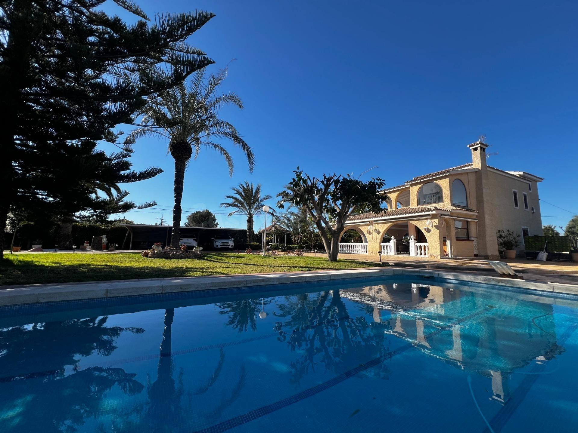 Chalet en Elche, zona las Bayas.