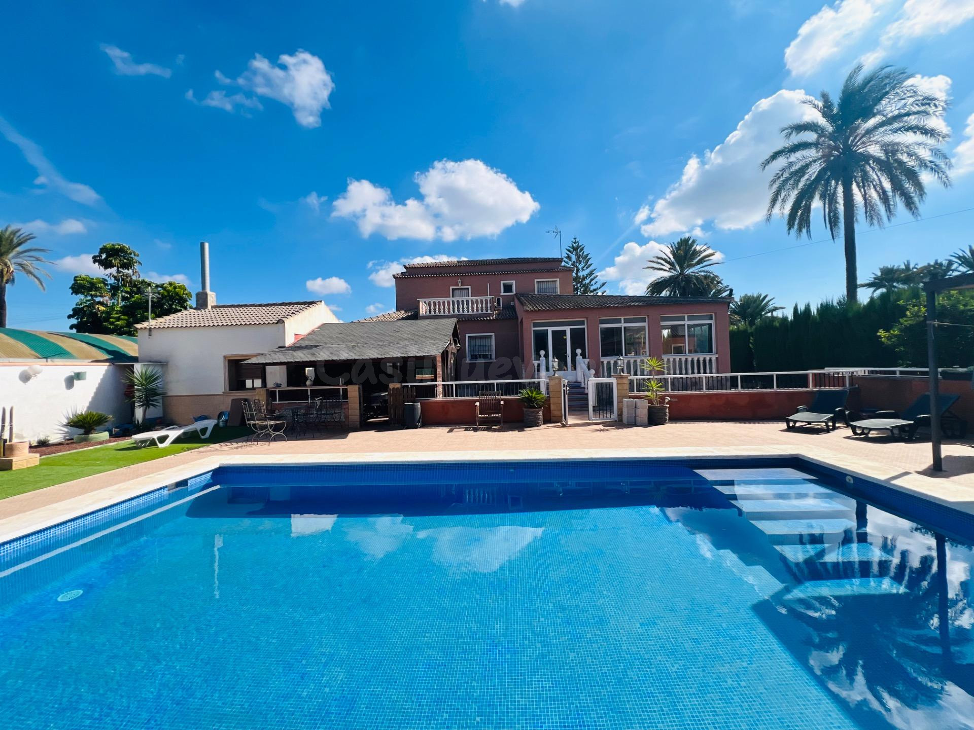 Chalet con piscina en Elche, zona la Hoya. - foto 3