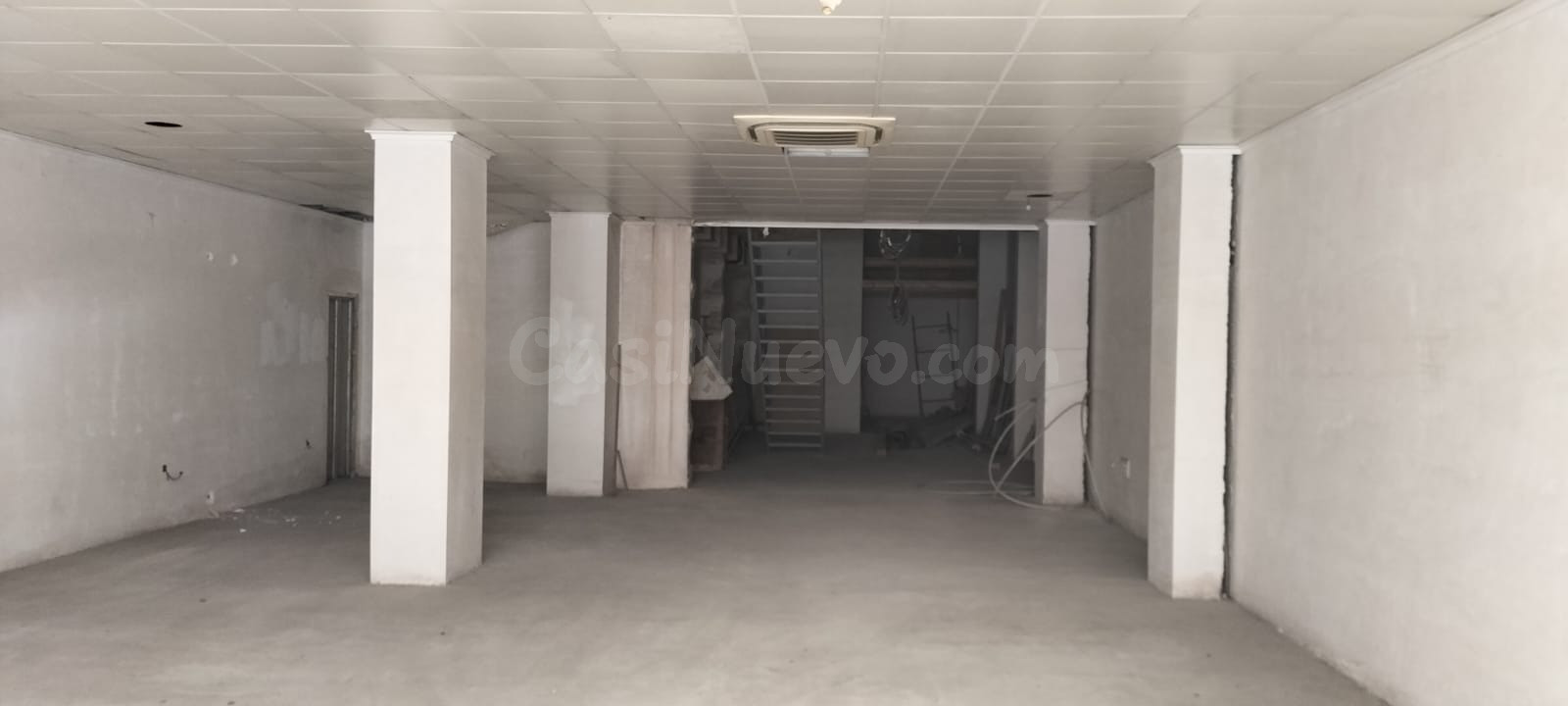 Alquilo Local comercial en planta baja céntrica con fachada  - foto 5