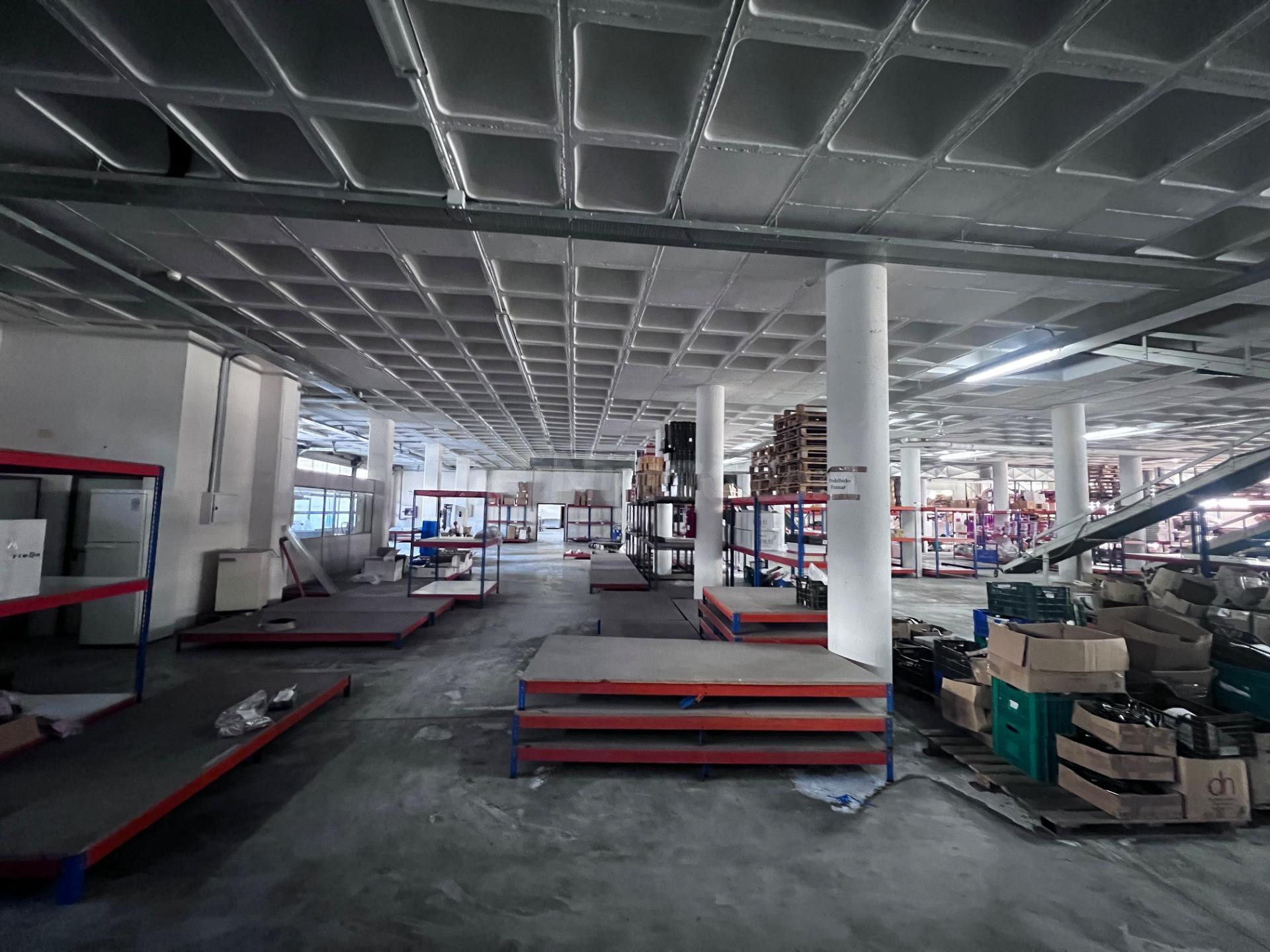 Nave en alquiler en Elche, zona parque empresarial de Torrellano.
