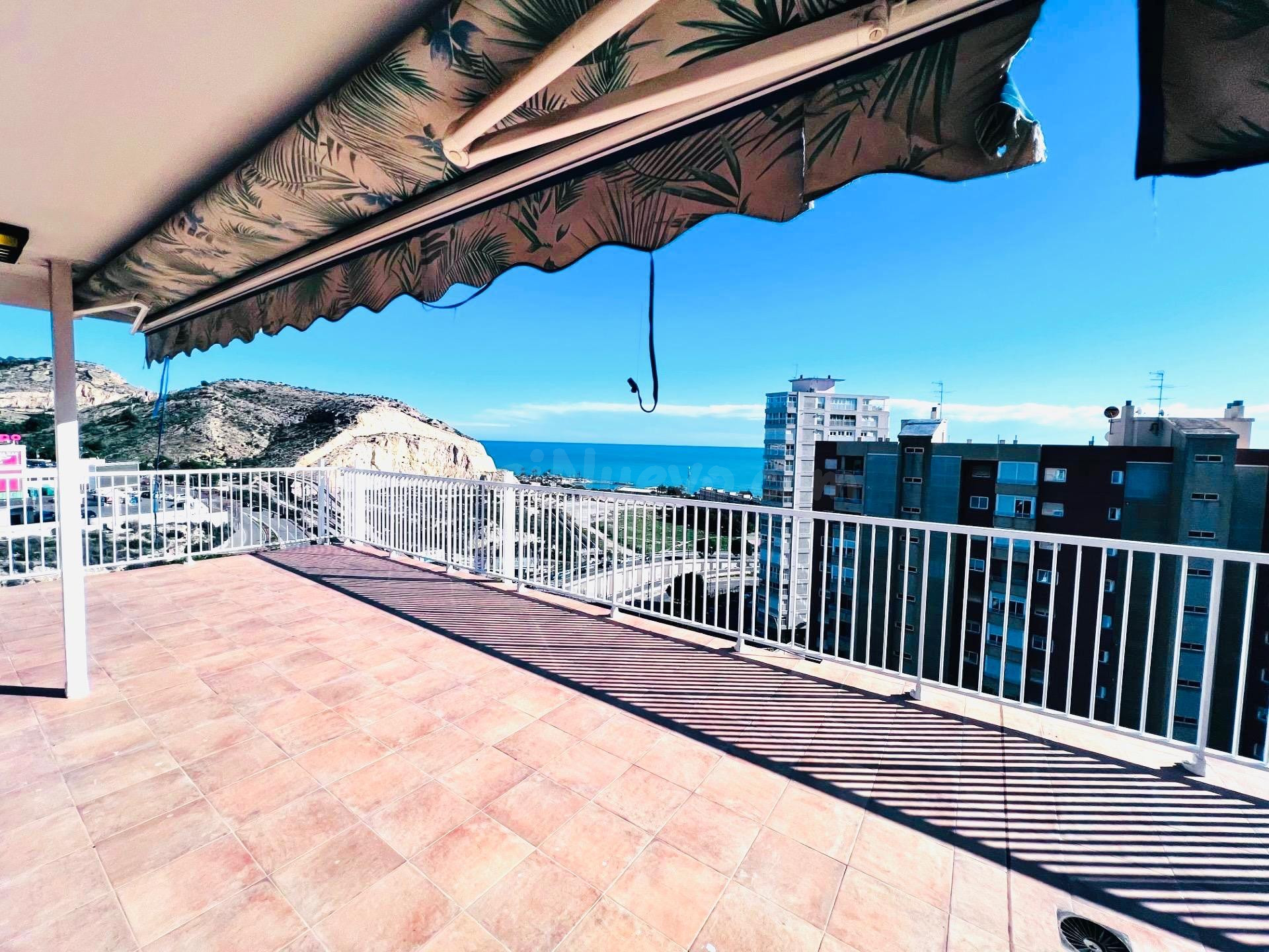 Gran ático con terraza en Alicante.