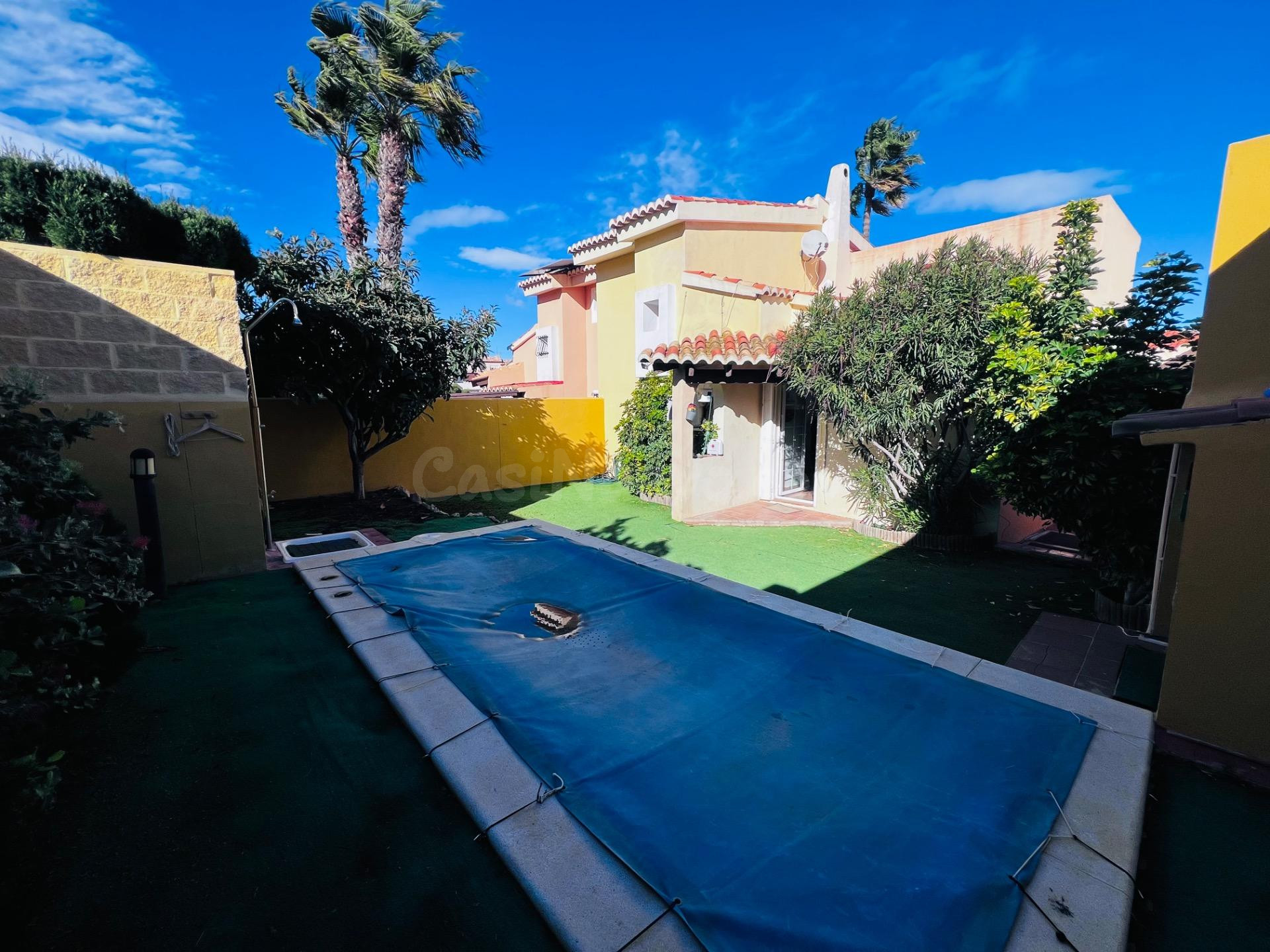 Chalet adosado en venta en Gran Alacant - Avenida Escandinàvia