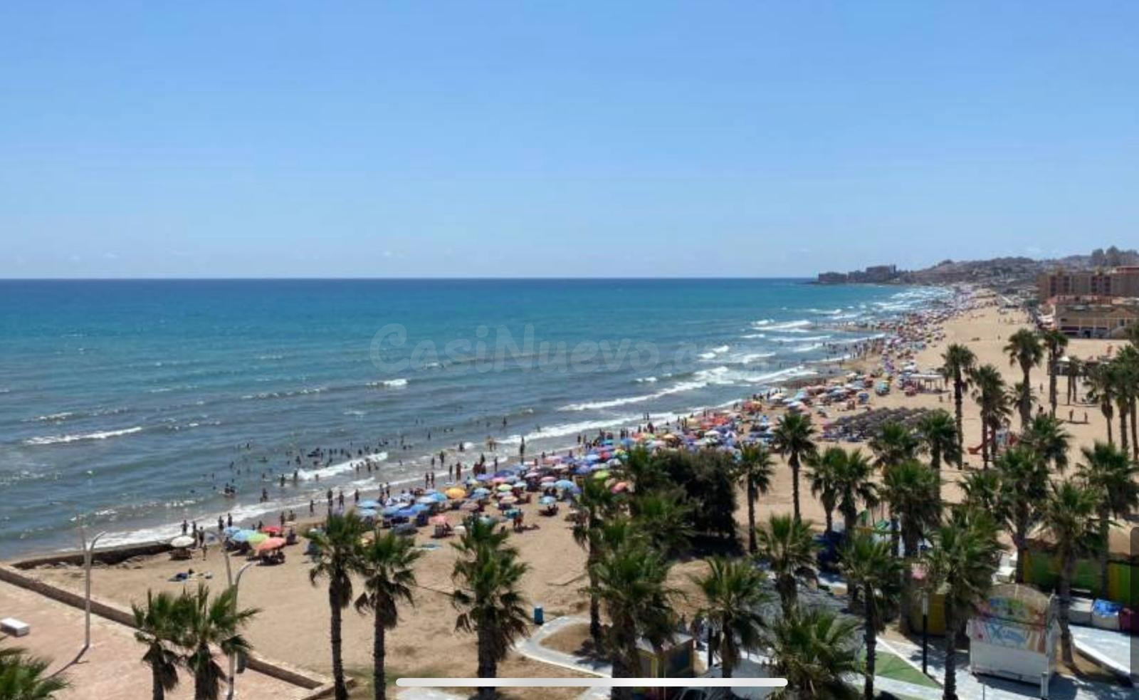 Exclusiva Vivienda en primera línea de playa – La Mata
