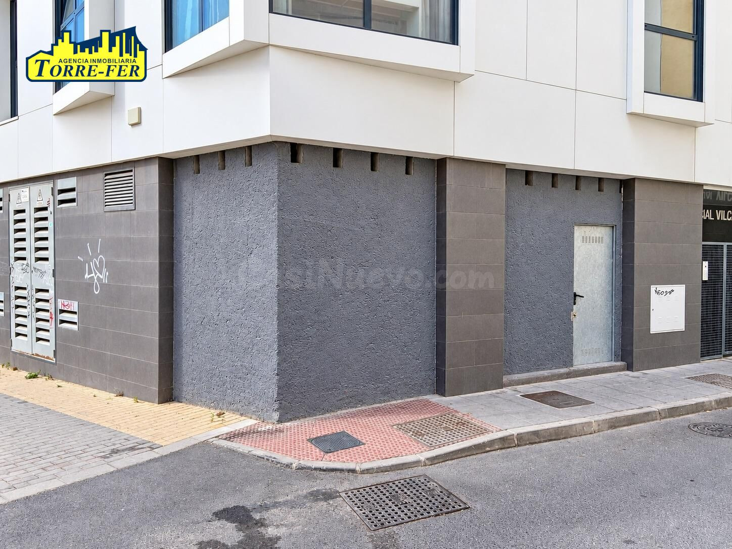 Local comercial en venta y alquiler con opción a compra en Calle Quintana
