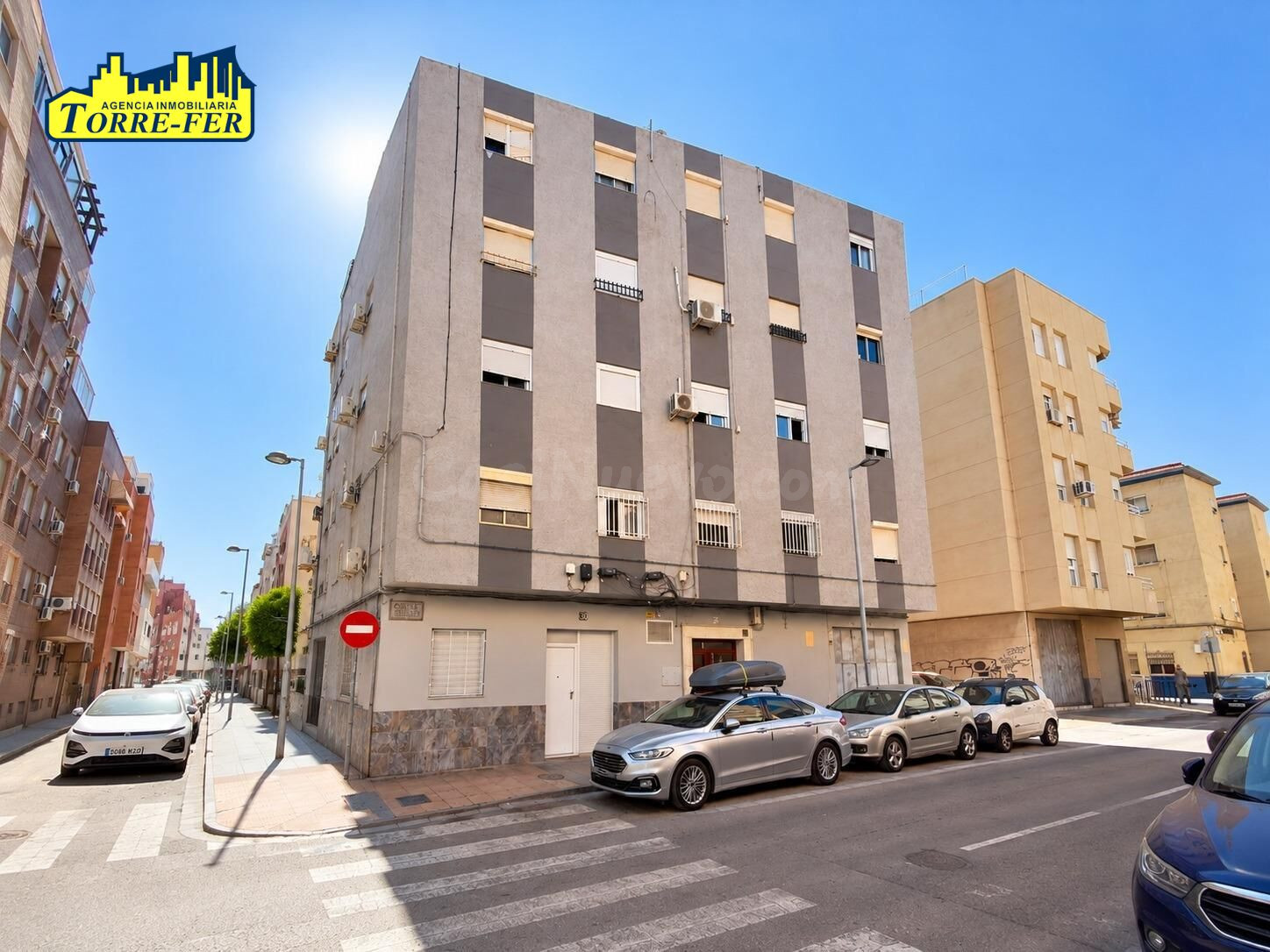 VIVIENDA DE TRES DORMITORIOS EN VENTA JUNTO CTRA SIERRA ALHAMILLA