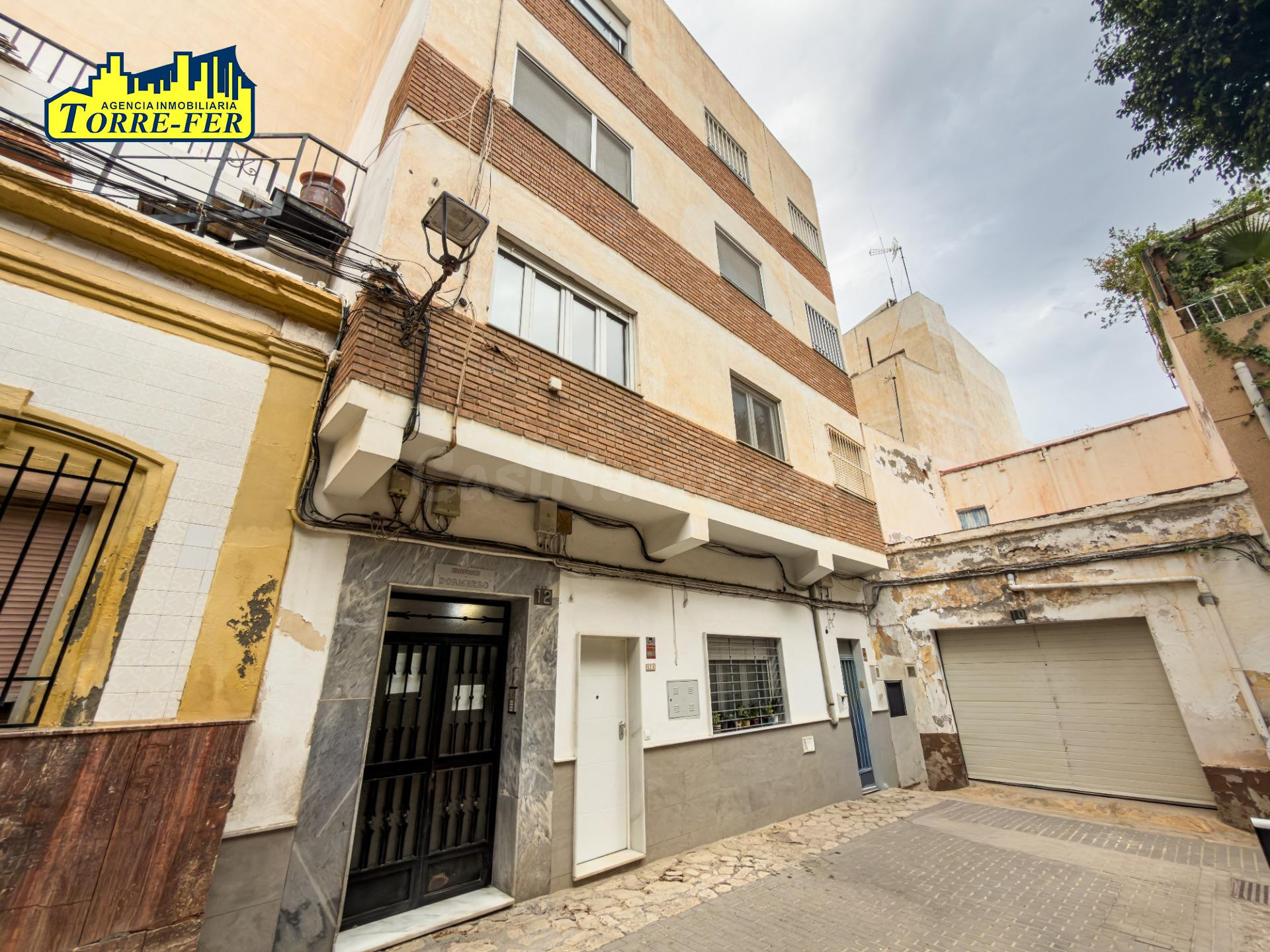 AMPLIO PISO 3 DORMITORIOS EN CALLE PERPETAS, A ESCASOS METROS DE PUERTA PURCHENA