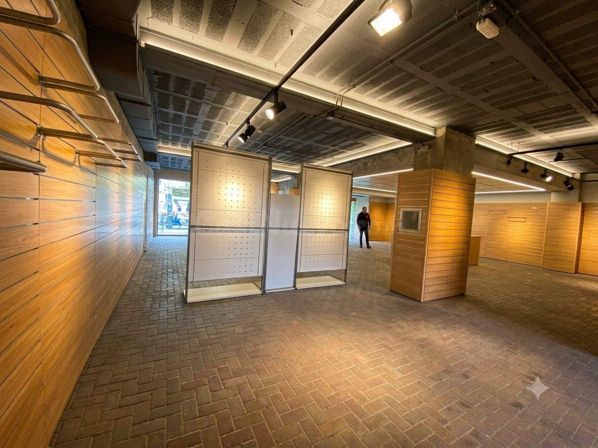 GRAN ACTIVO  LOCAL COMERCIAL: 420 m2 EN AV. UNIVERSIDAD, ELCHE