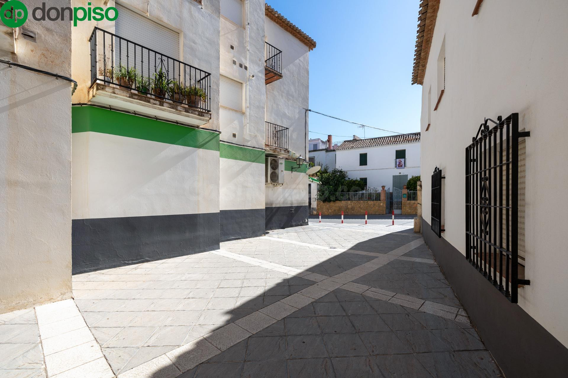 FINCA EN ATARFE CON DOS NAVES Y COBERTIZO