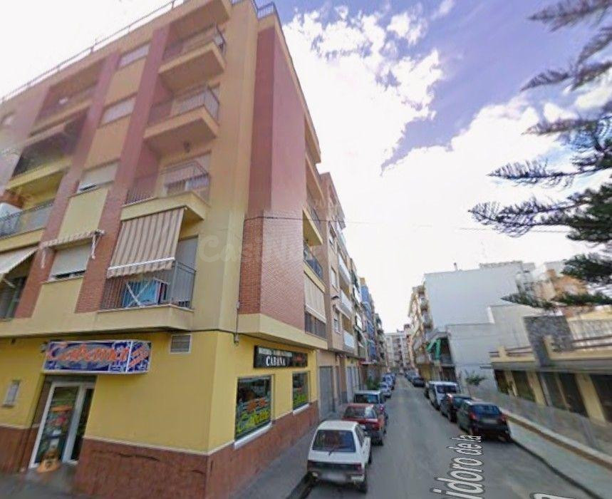 Se vende piso CESIÓN DE REMATE en C/  PABLO IGLESIAS en Águilas (Murcia)