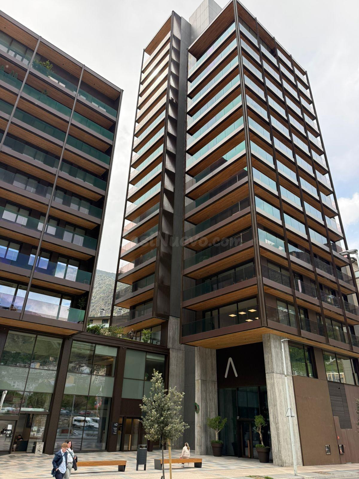 Exclusivo piso con gran terraza, gimnasio y solárium en el corazón de Escaldes