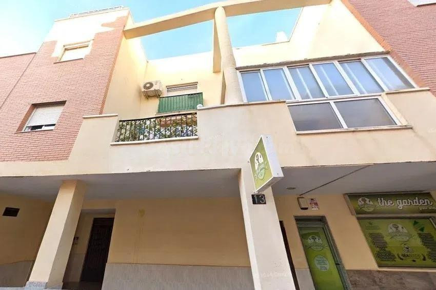 Se vende piso CESIÓN DE REMATE en C/ CHUMBERA (LA) en Almería
