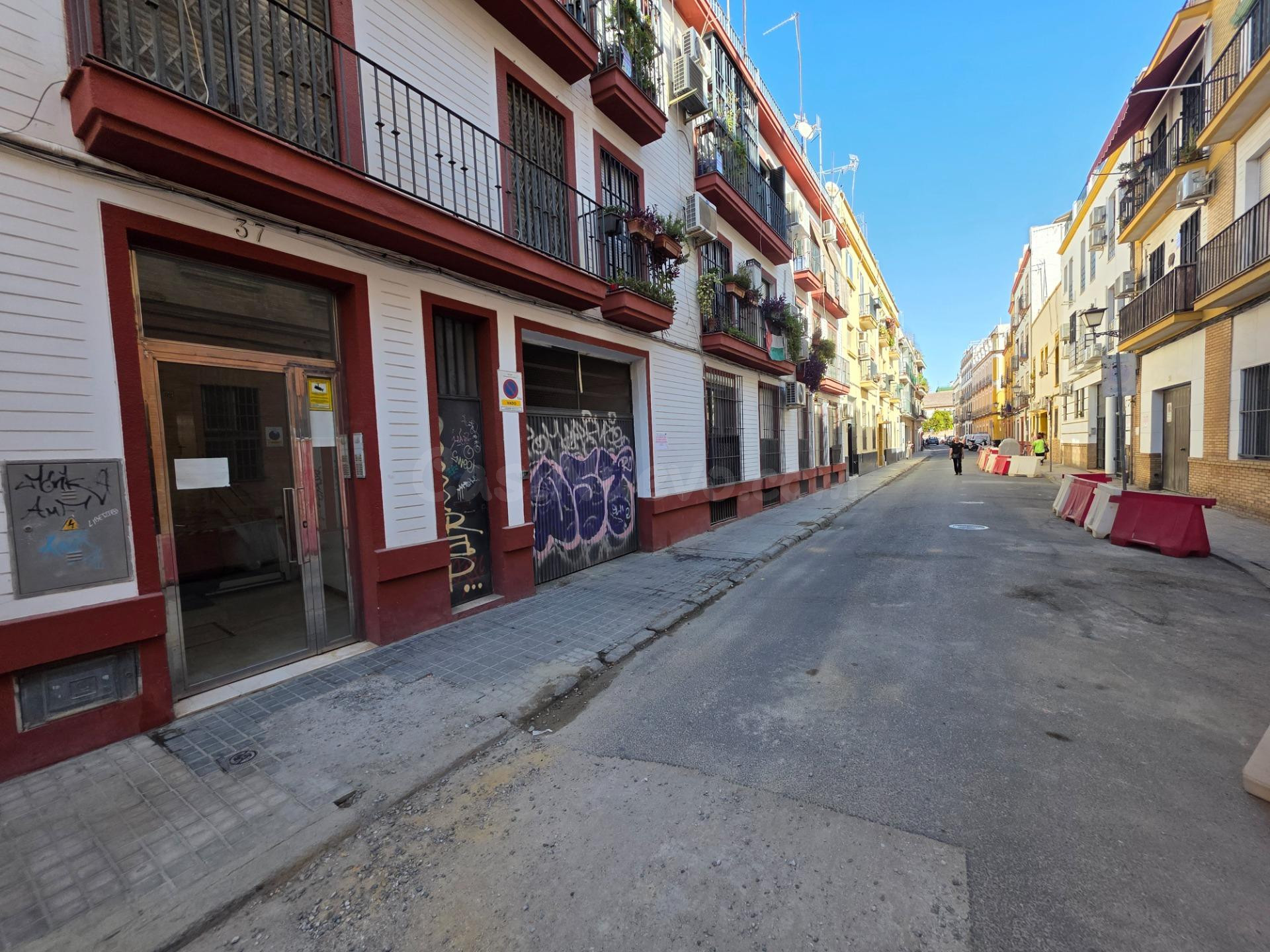 PLAZA DE GARAJE PARA COCHE GRANDE ENTRE ALAMEDA DE HÉRCULES Y CALLE FERIA