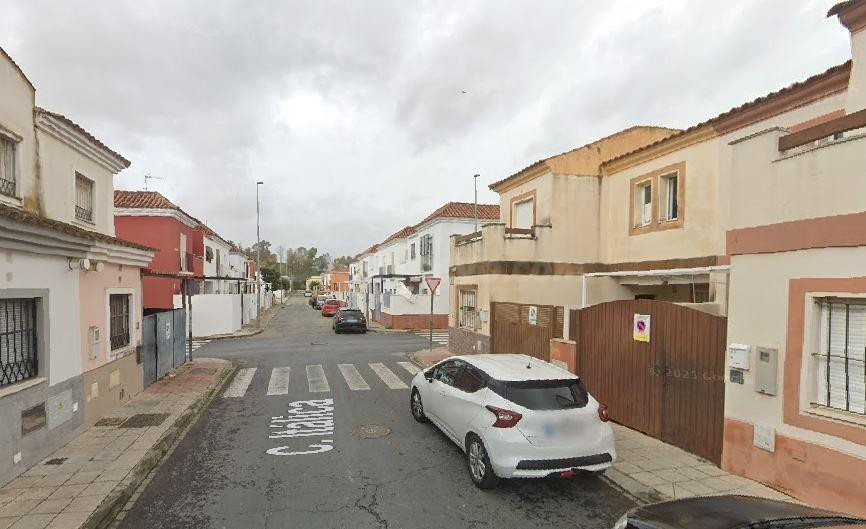 Se vende piso CESIÓN DE REMATE en C/ ITALICA en Coria del Rí - foto 2