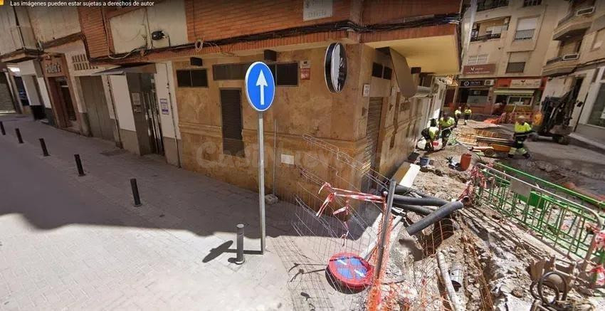 Se vende local comercial CESIÓN DE REMATE en C/  CARRERA  en Motril (Granada)