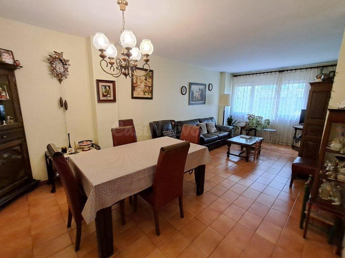 Piso de 4 habitaciones con gran potencial de reforma en el centro de Andorra