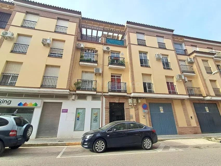 Se vende piso CESIÓN DE REMATE en C/  BALDOMERO JIMENEZ en Puente Genil (Córdoba)