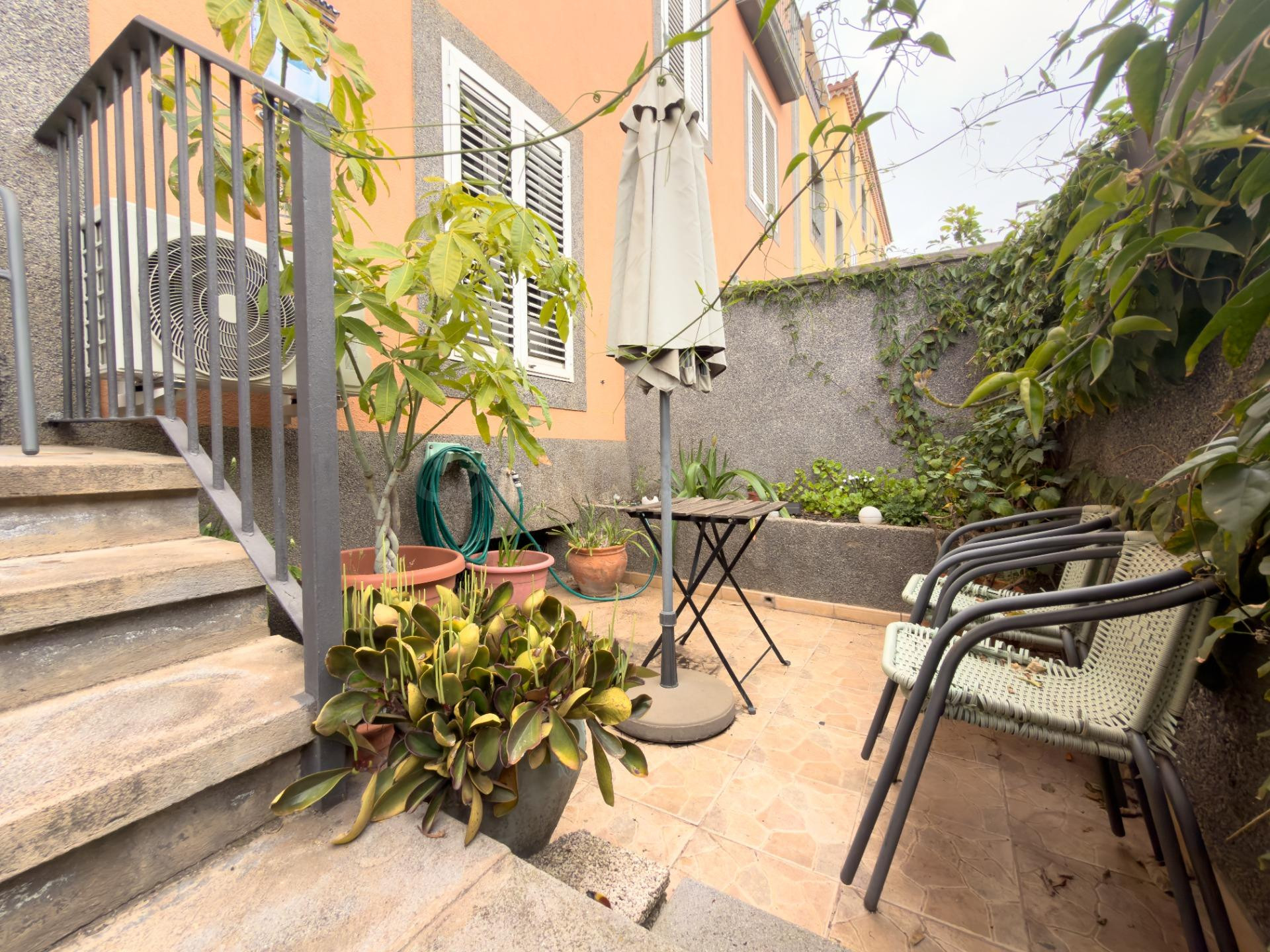 Piso con terraza privada, garaje y rentabilidad inmediata ju
