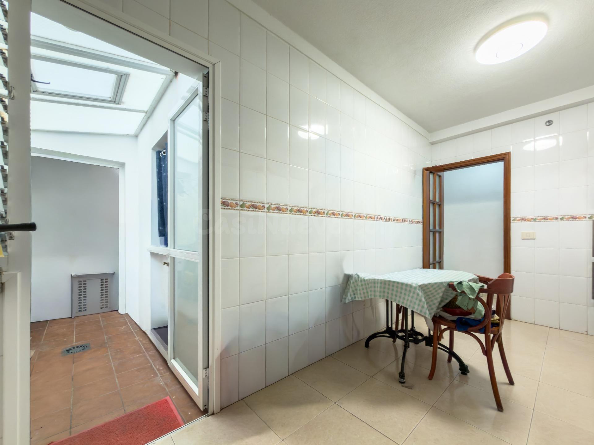 Piso con terraza privada, garaje y rentabilidad inmediata ju - foto 4