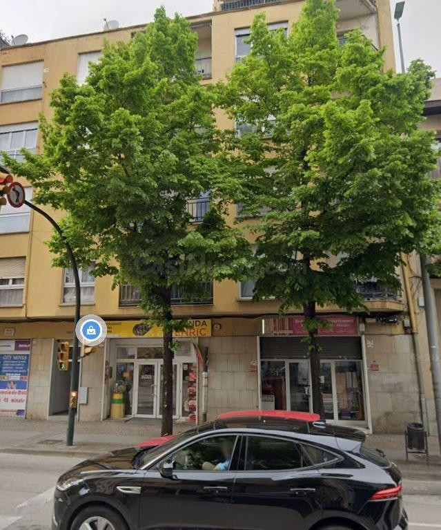 SE VENDE piso OKUPA en C OLOT 90 de Girona