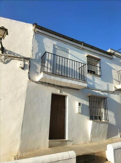 SE VENDE casa adosada OKUPA en C Calle Cuesta del Calvario 1