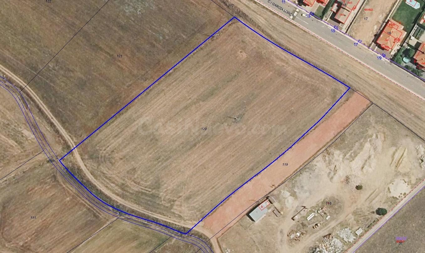 Urbis te ofrece una parcela en venta en Aldeatejada, Salamanca.